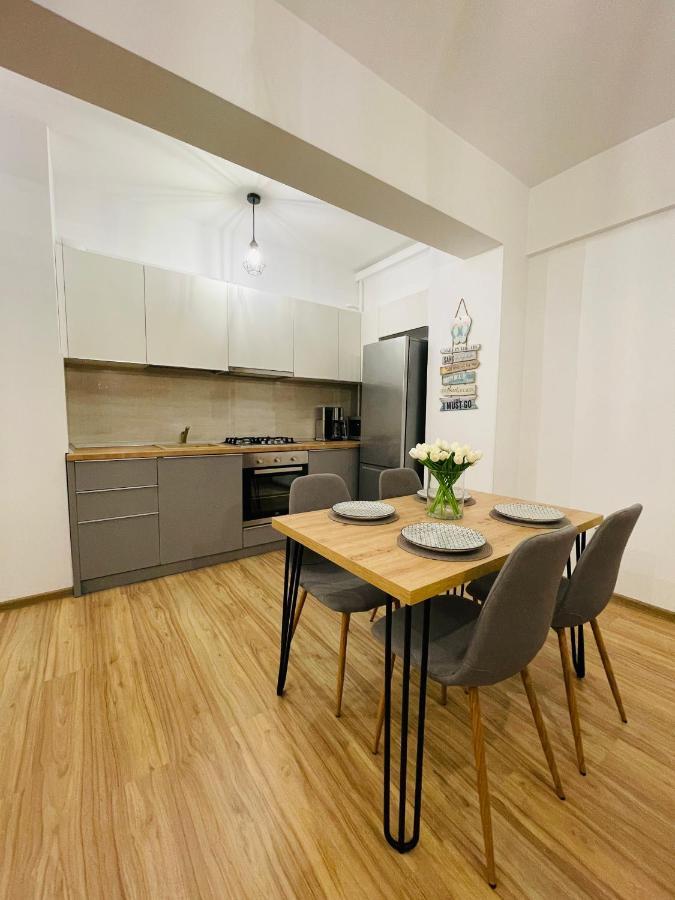 Royal Moonlight Apartment 马马亚 外观 照片